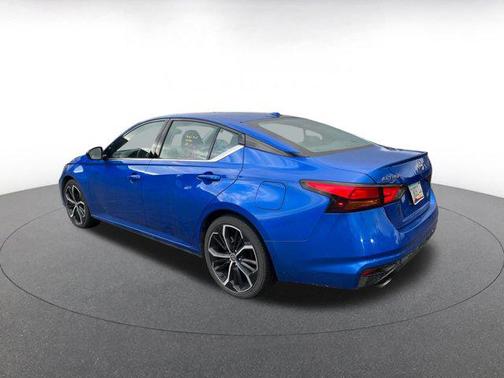 2025 Nissan Altima SR FWD