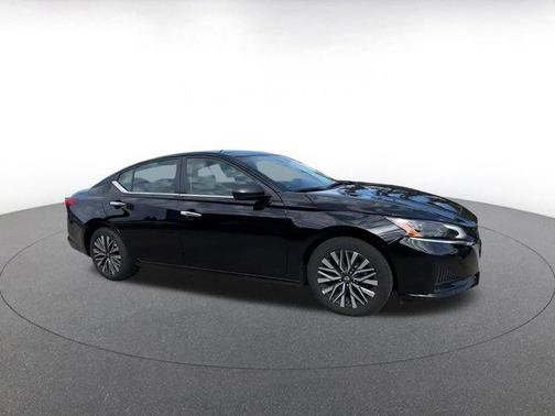 Super Black 2025 Nissan Altima SV FWD