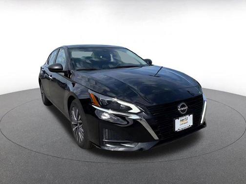 Super Black 2025 Nissan Altima SV FWD