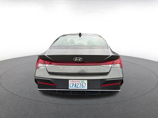 2025 Hyundai ELANTRA SEL