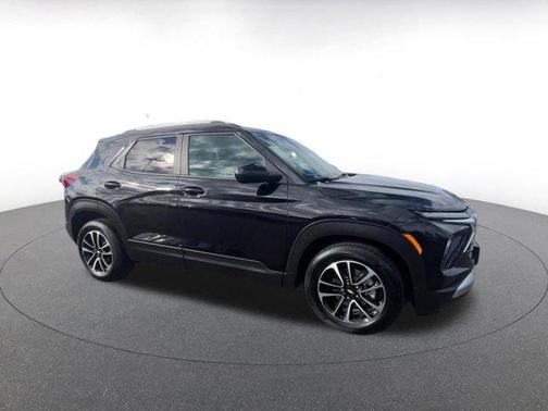 Mosaic Black Metallic 2025 Chevrolet Trailblazer LT
