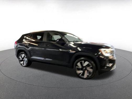 2025 Volkswagen Atlas Cross Sport 2.0T SE w/Technology 4MOTION