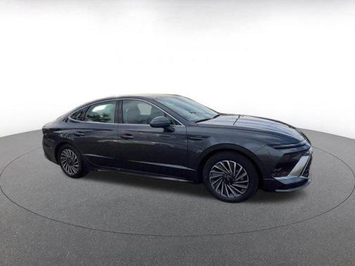 2025 Hyundai SONATA Hybrid SE