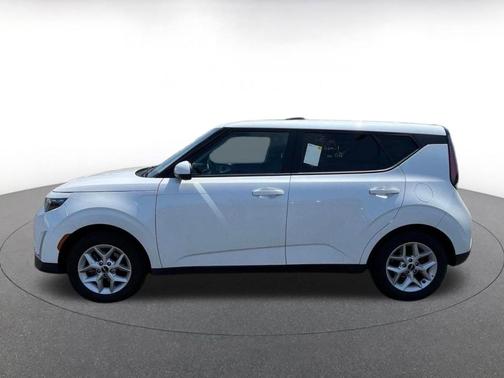 Snow White Pearl 2025 Kia Soul LX