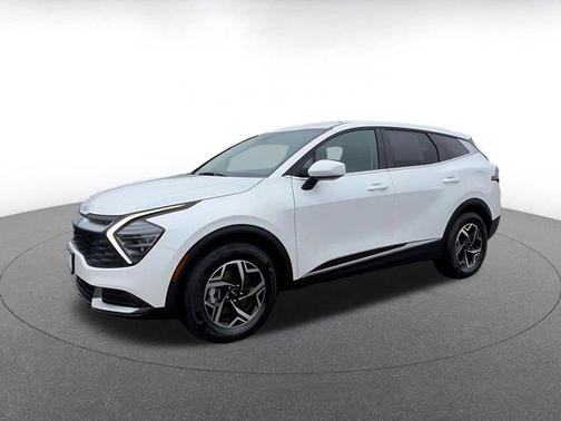 Snow White Pearl 2025 Kia Sportage LX