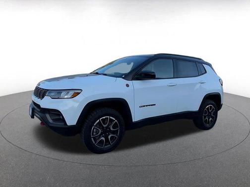 Bright White Clearcoat 2025 Jeep Compass Trailhawk