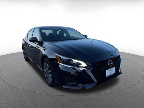 Super Black 2025 Nissan Altima SV FWD