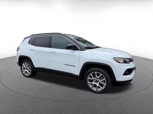Bright White Clearcoat 2025 Jeep Compass Limited