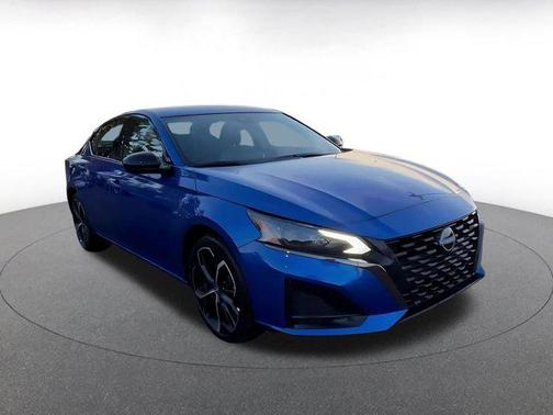 2025 Nissan Altima SR FWD