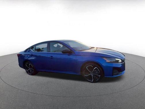 2025 Nissan Altima SR FWD