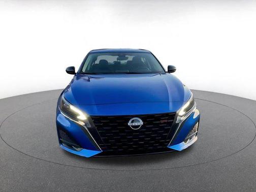 2025 Nissan Altima SR FWD