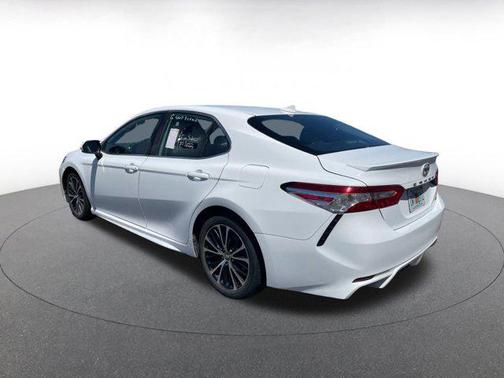 2020 Toyota Camry SE