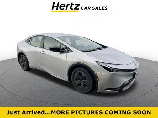 2025 Toyota Prius LE