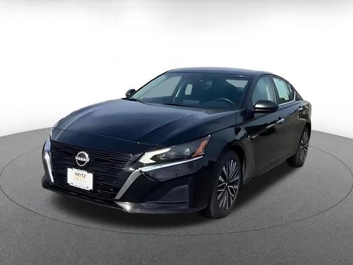 Super Black 2025 Nissan Altima SV FWD
