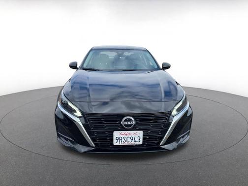 Super Black 2025 Nissan Altima SV FWD