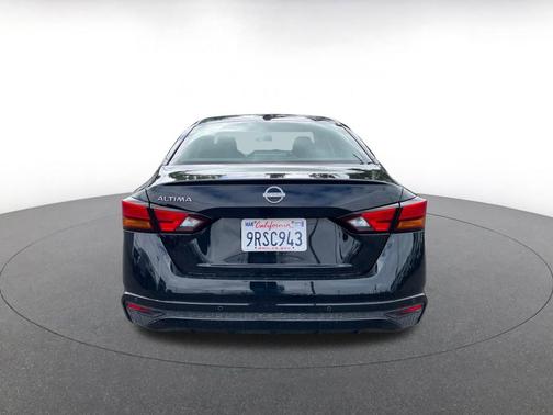 Super Black 2025 Nissan Altima SV FWD