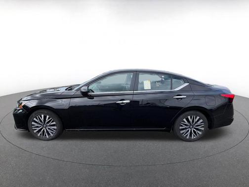 Super Black 2025 Nissan Altima SV FWD