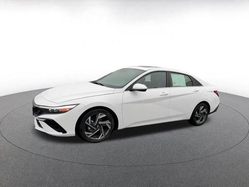 2025 Hyundai ELANTRA SEL