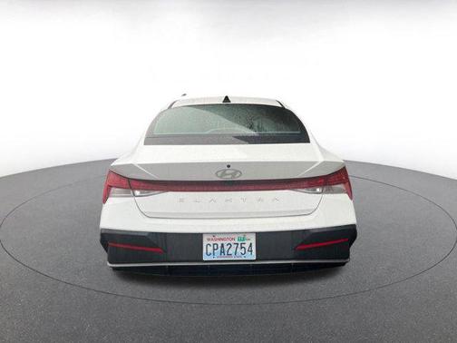 2025 Hyundai ELANTRA SEL