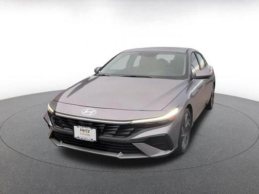 2025 Hyundai ELANTRA SEL