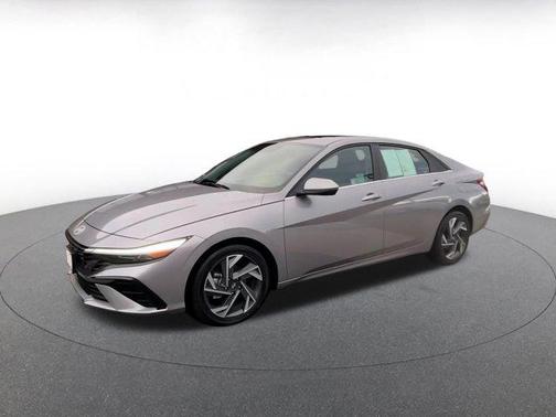 2025 Hyundai ELANTRA SEL