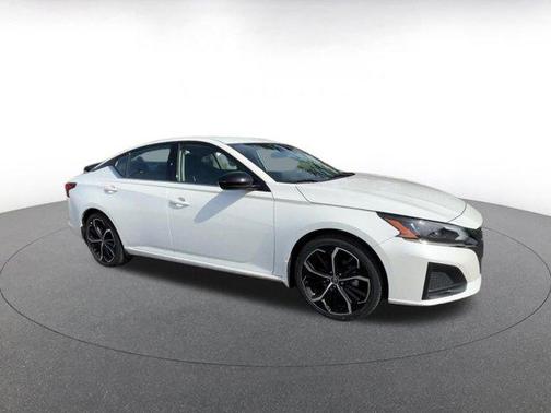 2024 Nissan Altima SR FWD