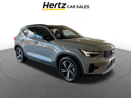 2024 Volvo XC40 CORE