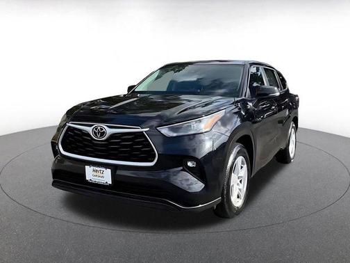 Midnight Black Metallic 2025 Toyota Highlander LE