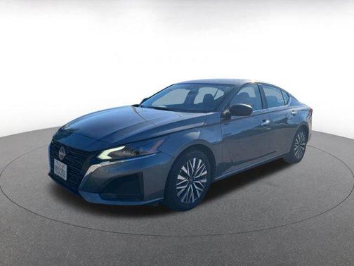 Gun Metallic 2025 Nissan Altima SV FWD