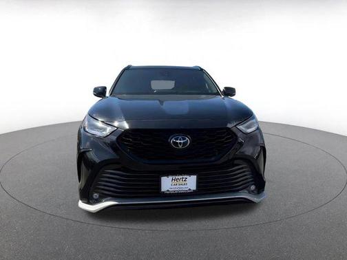 Midnight Black Metallic 2025 Toyota Highlander XSE