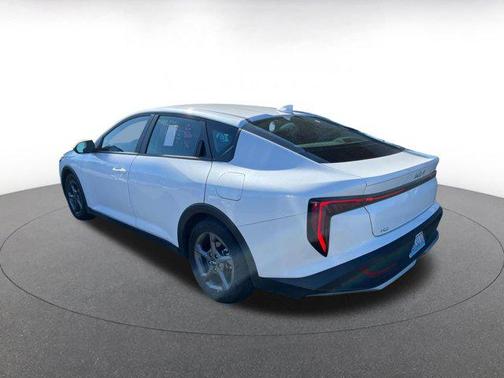 Snow White Pearl 2025 Kia K4 LXS