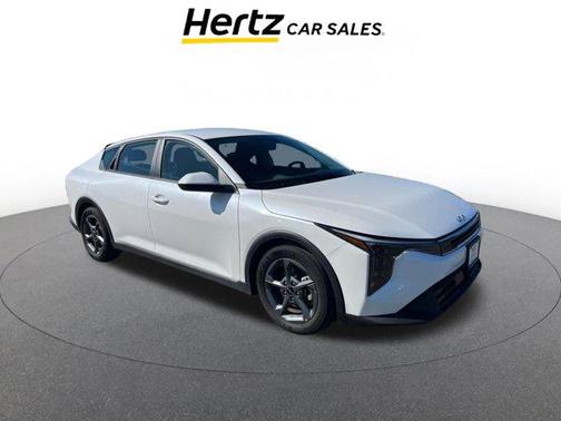 Snow White Pearl 2025 Kia K4 LXS