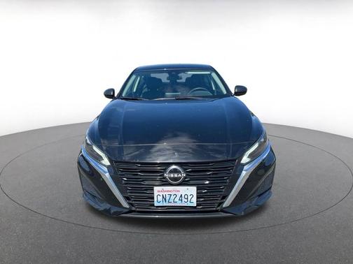 Super Black 2025 Nissan Altima SV FWD