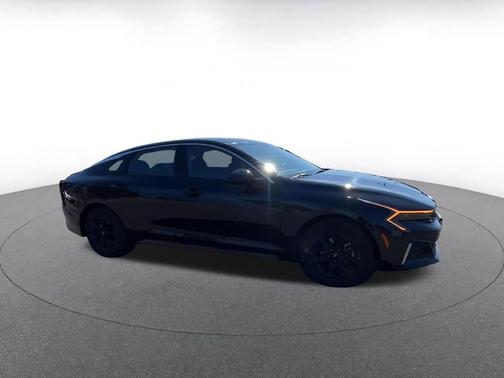Aurora Black Pearl 2025 Kia K5 LXS
