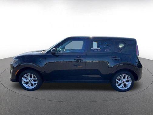 Fusion Black 2025 Kia Soul LX