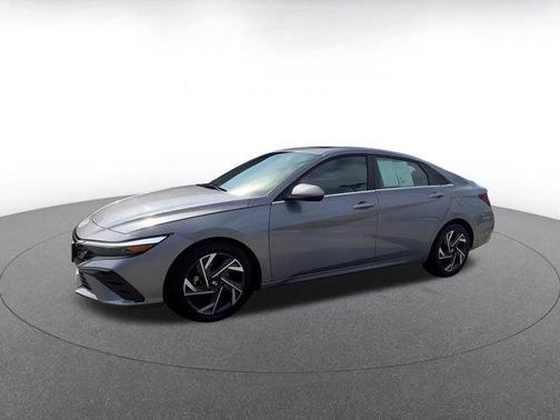 Fluid Metal 2025 Hyundai ELANTRA SEL