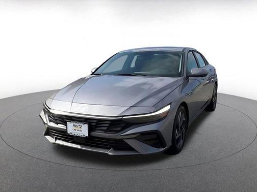Fluid Metal 2025 Hyundai ELANTRA SEL