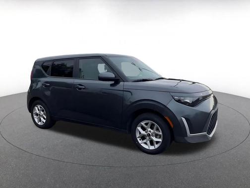 Gravity Gray 2025 Kia Soul LX