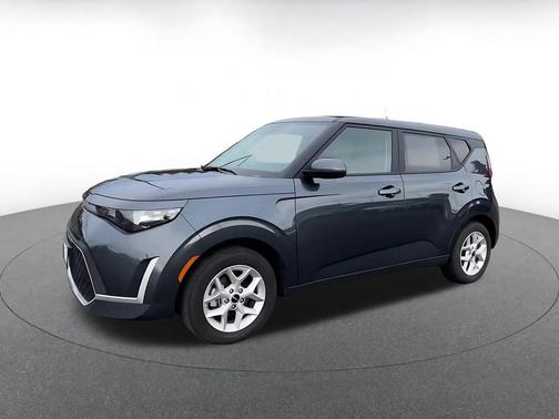 Gravity Gray 2025 Kia Soul LX