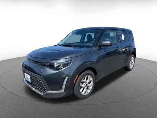 Gravity Gray 2025 Kia Soul LX