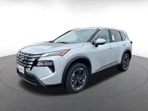 Brilliant Silver Metallic 2025 Nissan Rogue SV