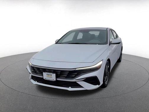 2025 Hyundai ELANTRA SEL