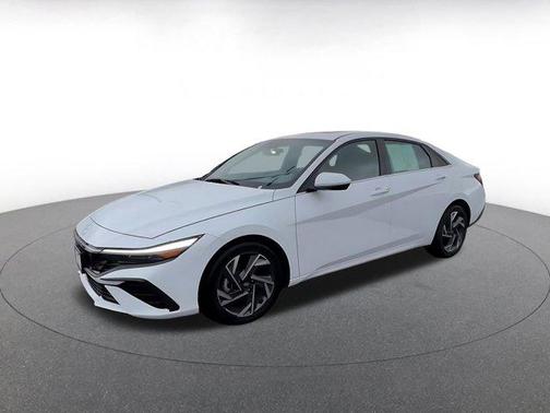 2025 Hyundai ELANTRA SEL