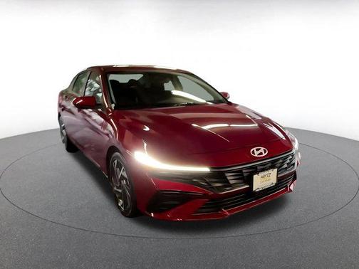 2025 Hyundai ELANTRA SEL