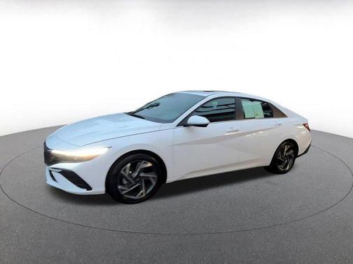 2025 Hyundai ELANTRA SEL