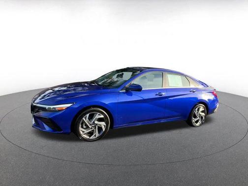 2025 Hyundai ELANTRA SEL