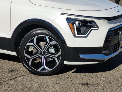 2024 Kia Niro EX Touring
