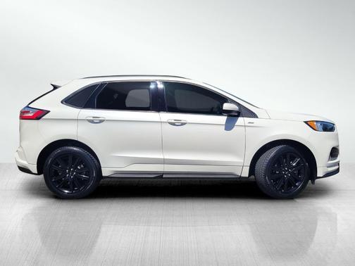 White Metallic 2023 Ford Edge ST Line