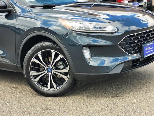 Blue Metallic 2022 Ford Escape SEL
