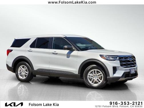 White Metallic 2026 Ford Explorer Active